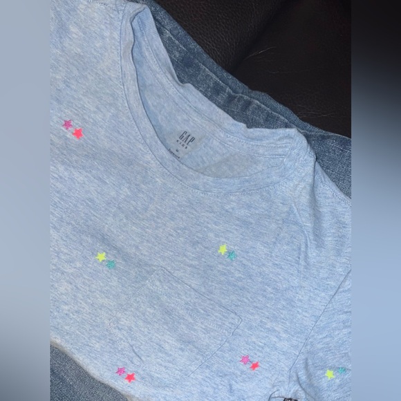 High-Rise Skinny Ankle Jeggings and blue cotton T with embroidered stars. - Picture 12 of 13